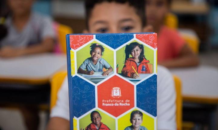 Alunos da rede municipal de Franco da Rocha chegam a 100 dias sem material escolar