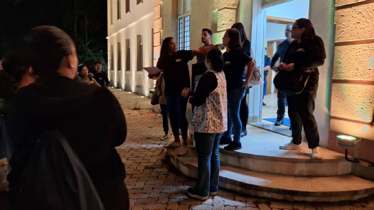 Após protesto nas ruas e mais de 6h de negociação, greve da Educação de Franco da Rocha termina sem acordo e com nova reunião agendada