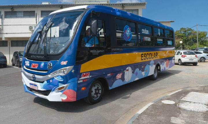 Colégio do Futuro fortalece transporte escolar com anúncio de 20 novos ônibus zero km