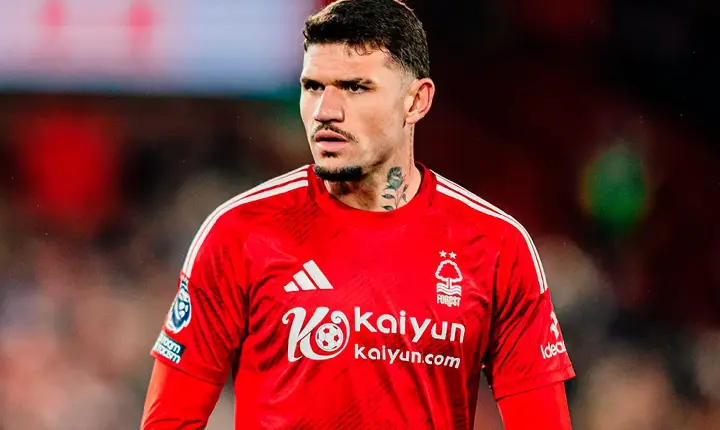 De Francisco Morato para a elite do futebol europeu: Felipe Morato é eleito um dos melhores zagueiros da Europa League