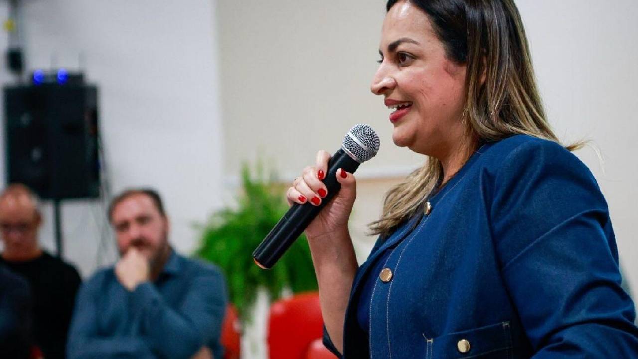 Em semana de greve, prefeita Lorena some das redes, não atende professores e posta vídeo antigo