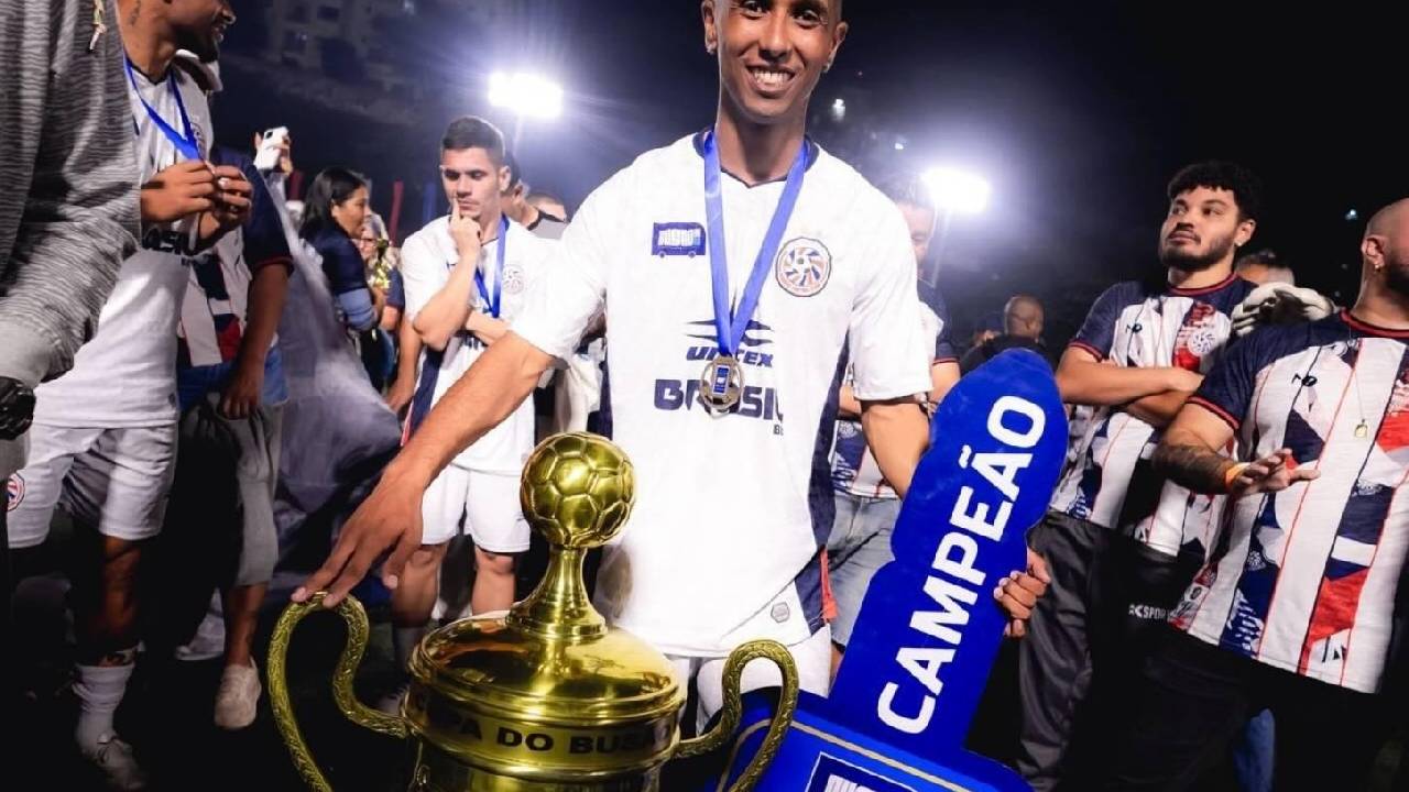 Felipinho é campeão da Copa do Busão pelo Pioneer FC