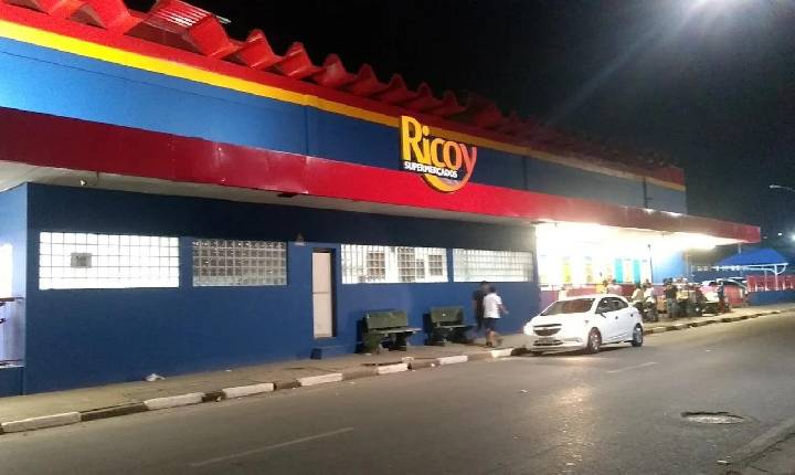 Funcionários do supermercado Ricoy em Franco da Rocha denunciam atrasos salariais e ameaças de demissões