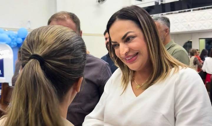 Prefeita Lorena sofre críticas após criação do Fórum Evangélico Municipal; população cobra Estado laico e acusam uso político da fé