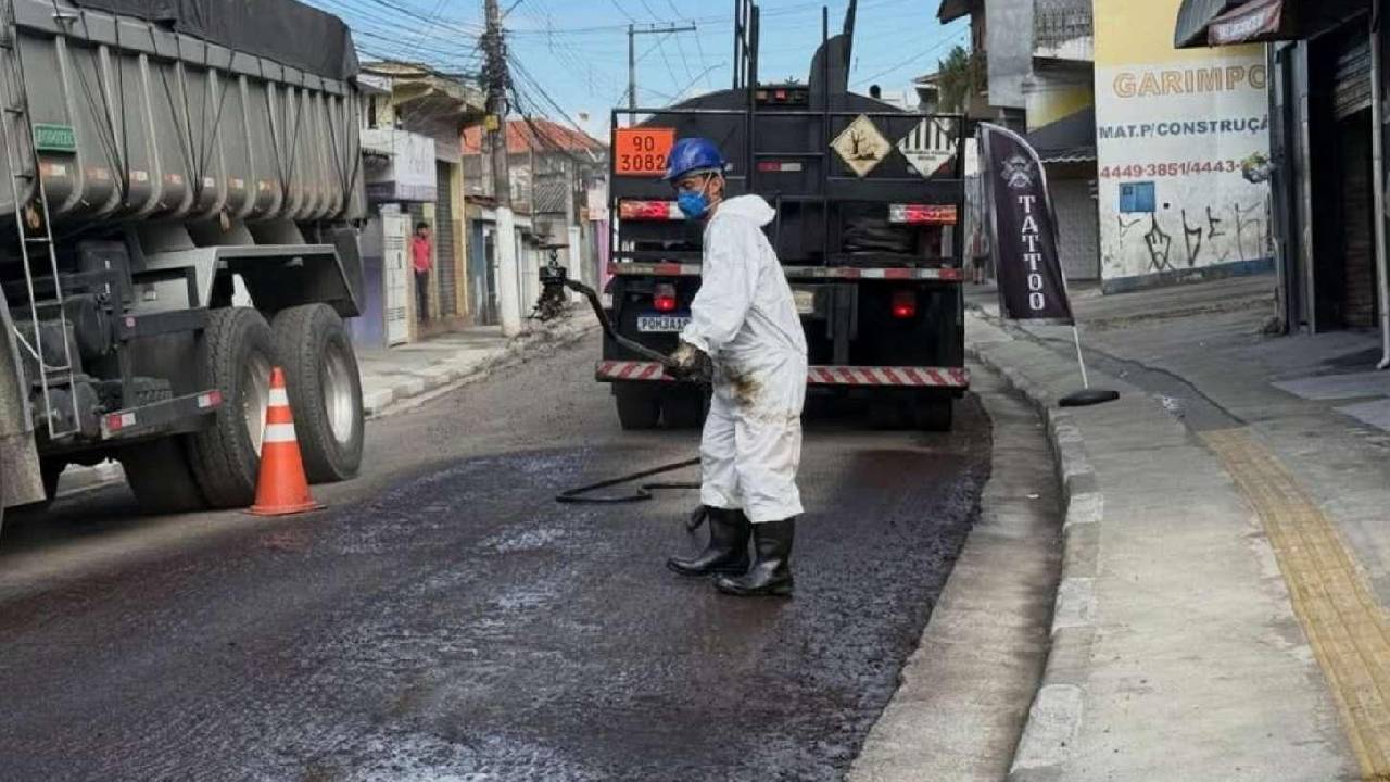 Prefeitura de Franco da Rocha omite repasse do Governo Federal na divulgação de pavimentação da avenida da Saudade
