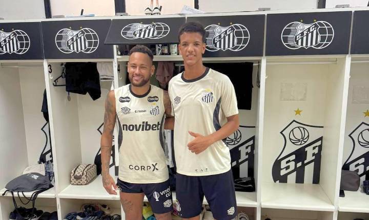 Com 15 anos, promessa Vini Morato faz primeiro treino com o profissional do Santos ao lado de Neymar Jr