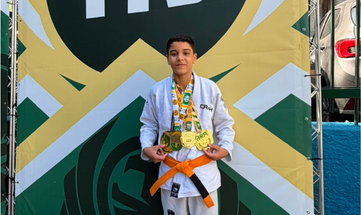Vinícius da Silva Ferreira atleta da academia Carlson Gracie, conquista tetra campeonato brasileiro de Jiu-Jitsu na CBJJE