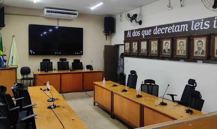 Votação de empréstimo de R$ 70 milhões para asfalto em Francisco Morato é adiada