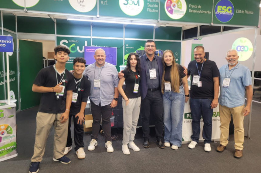 Etec de Mairiporã participa da Feira Internacional do Plástico