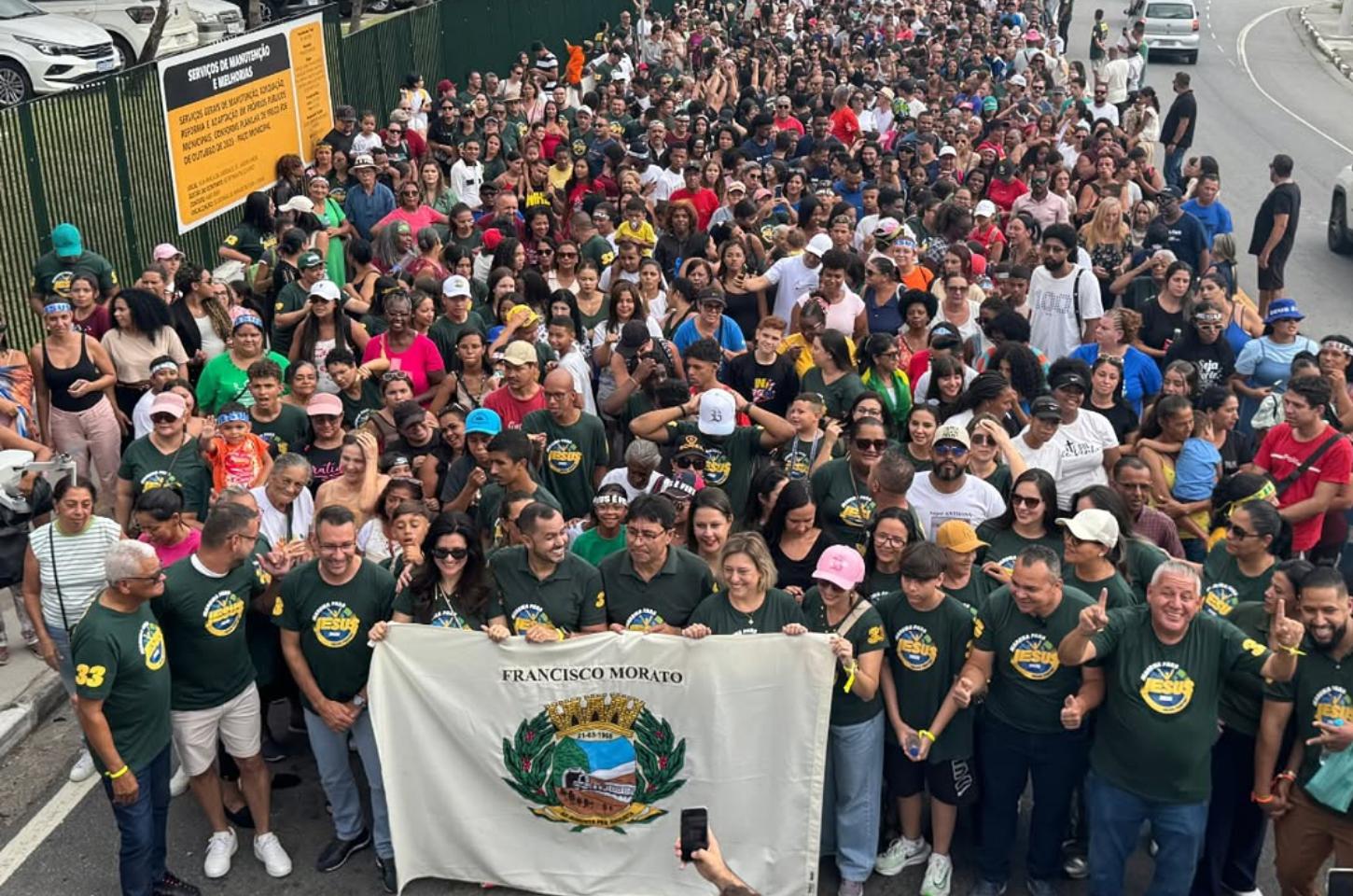 Marcha para Jesus leva multidão às ruas de Francisco Morato