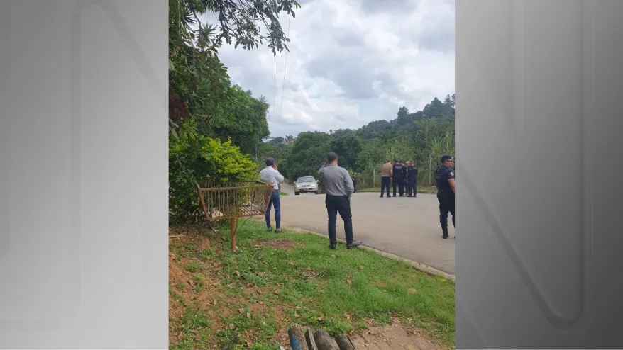 Caso Vitória: bateria de carro acaba durante reconstituição; defesa critica