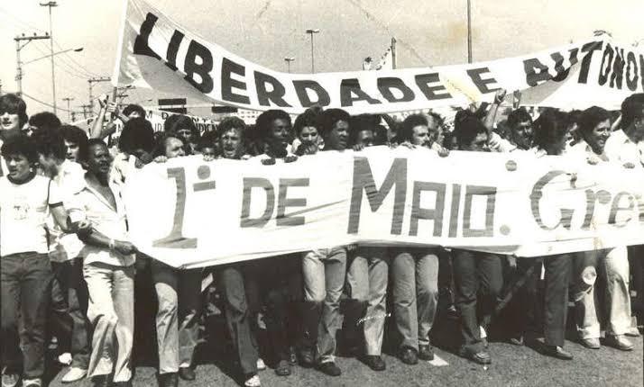 O CLT e o xibom bombom