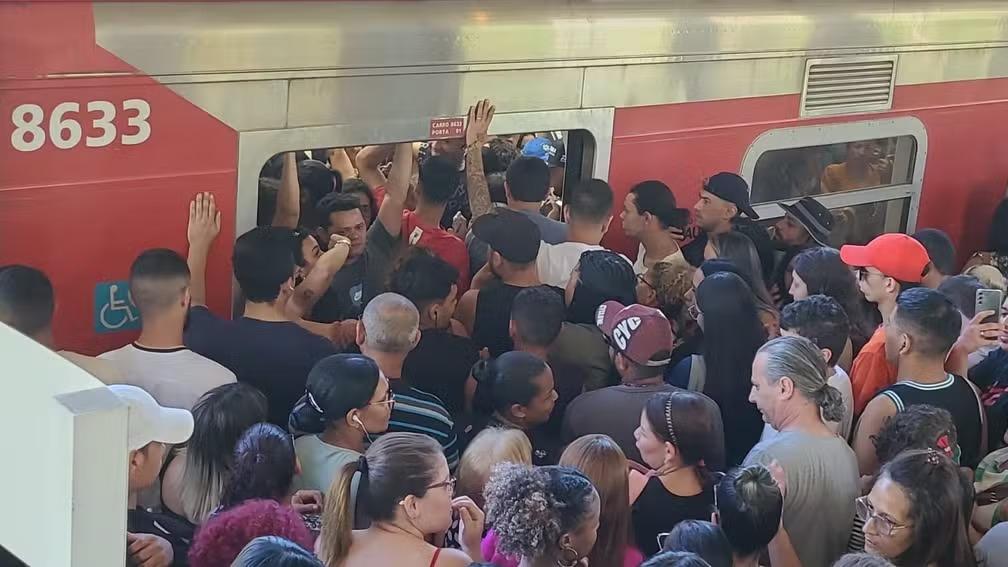 Trens da Linha 7-Rubi circulam com lentidão devido a falha na rede de energia