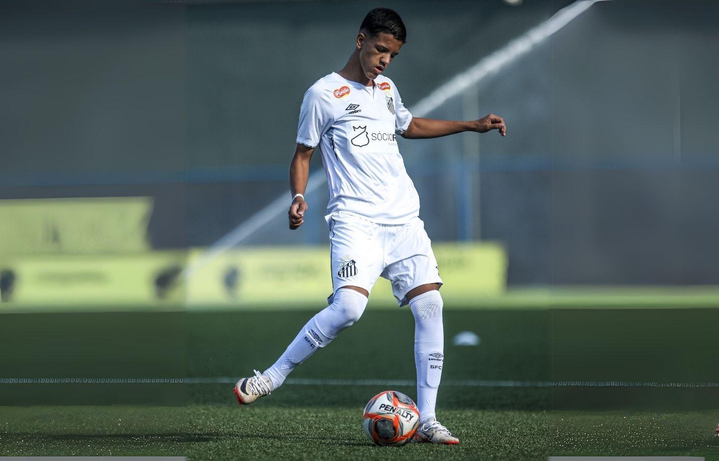 Conheça a trajetória de Vini Morato, a promessa do Santos Sub-15
