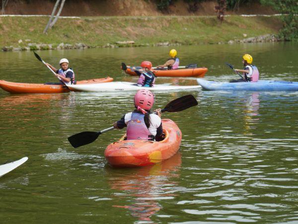 Projeto oferece aulas gratuitas de canoagem para alunos da rede municipal de Mairiporã
