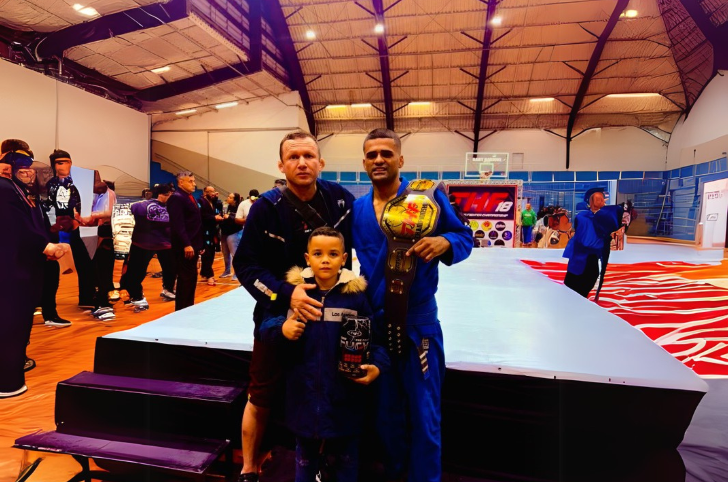 Guilherme Roque, da equipe Ricardo Rato, de Franco da Rocha conquista título da THF no peso-pena