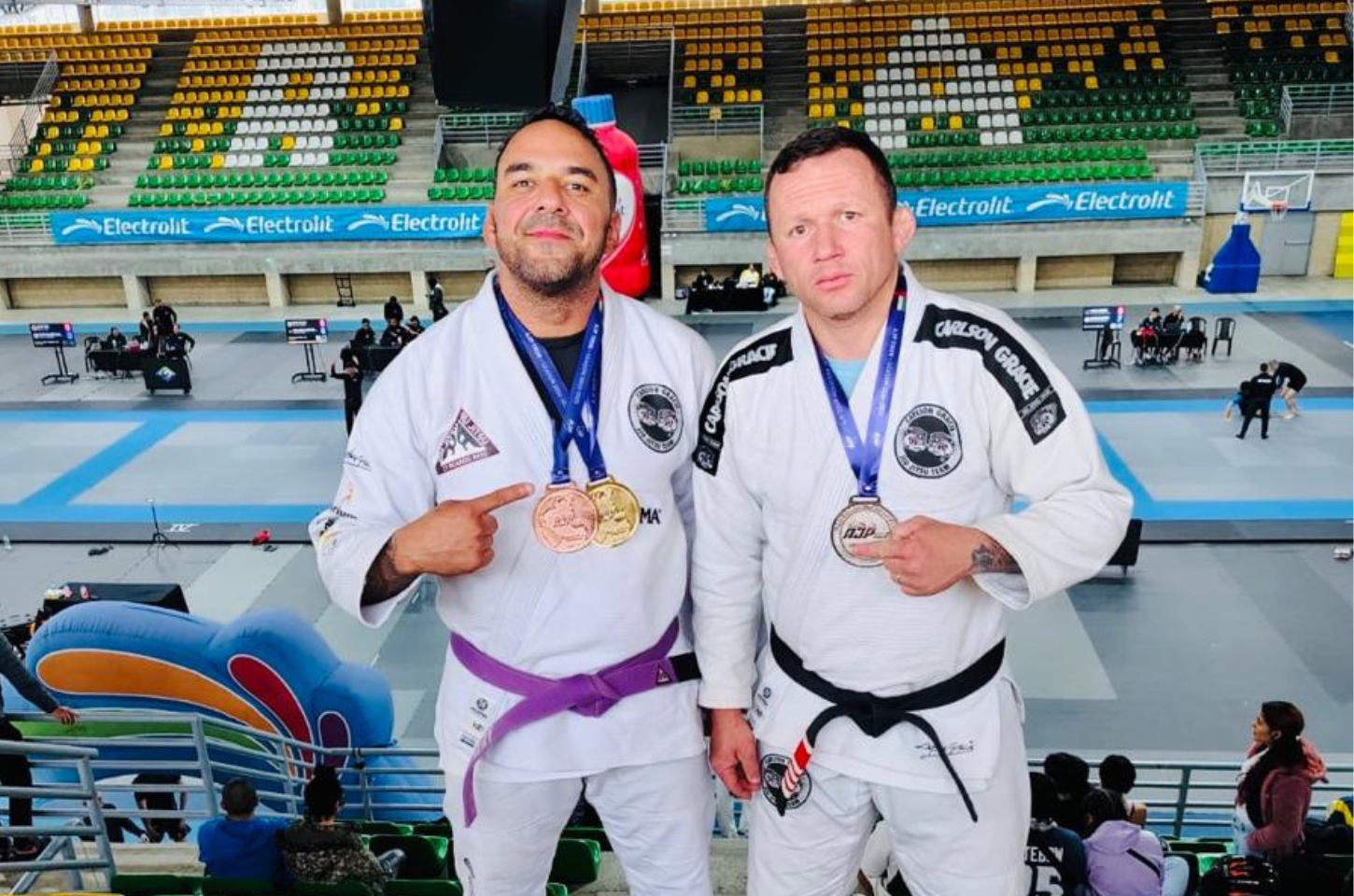 Tony Nery e Mestre Ricardo Santana conquistam medalhas e elevam nome de Franco da Rocha na Colômbia