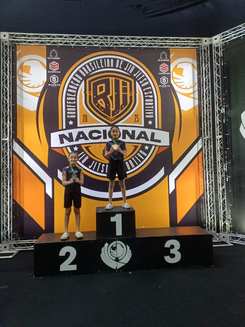 Caieirense Rebeca Queiroz conquista medalha de ouro em campeonato nacional de jiu-jítsu