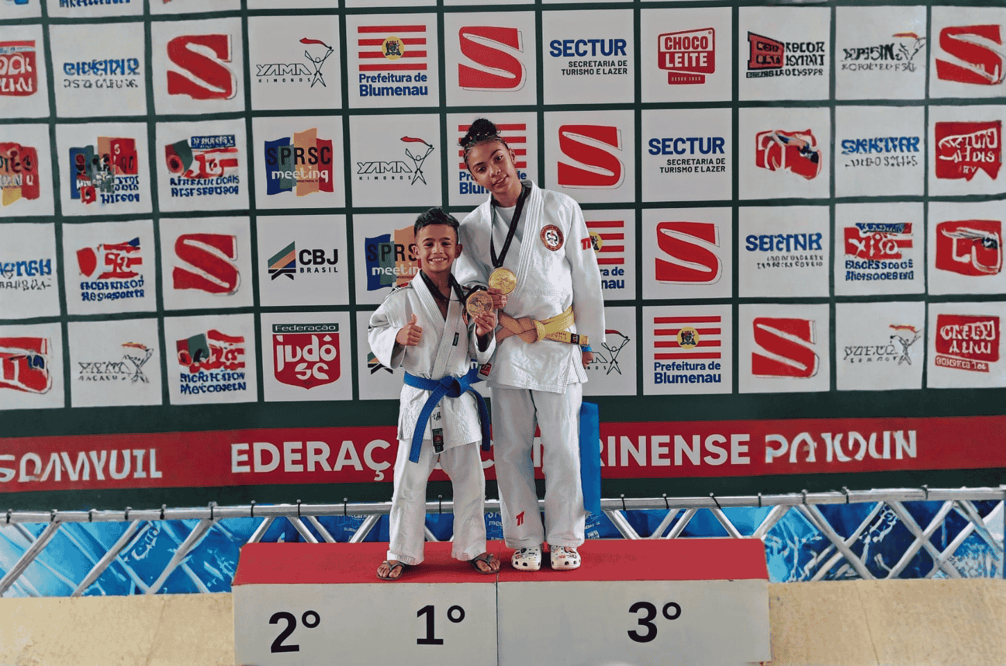 Atletas da Vila Josefina brilham no Meeting de Judô em Blumenau e garanter terceira colocação geral