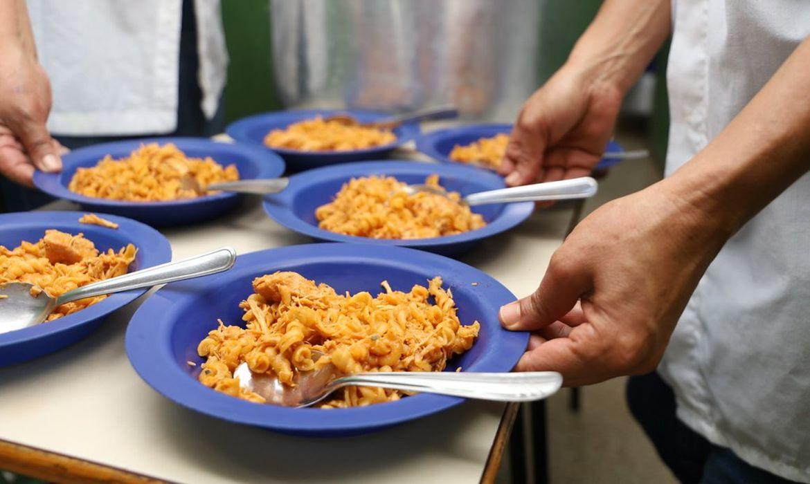 Caieiras coloca merenda escolar em risco ao deixar Conselho de Alimentação irregular
