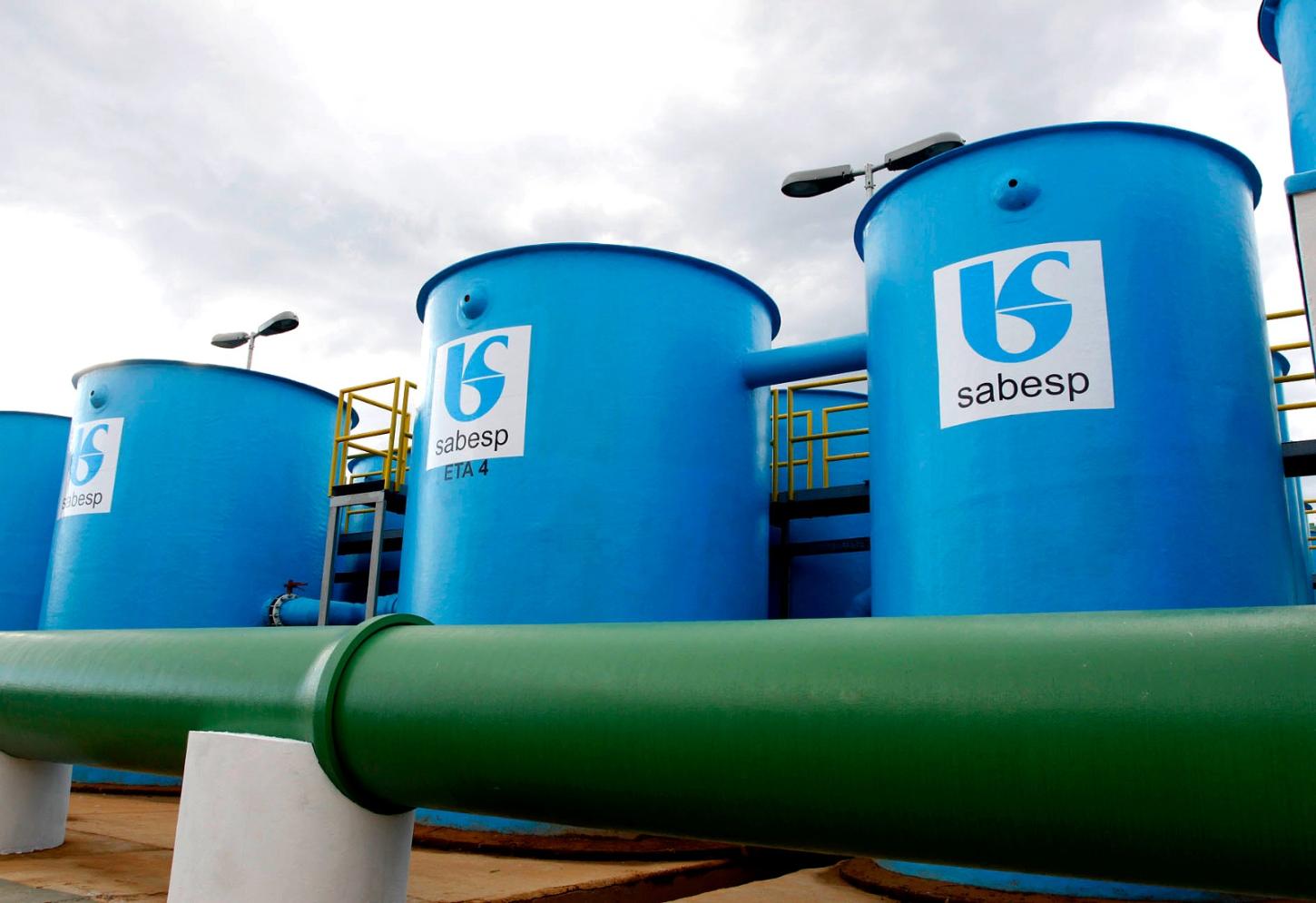 Famílias de baixa renda residentes na região receberão caixas d’água da Sabesp