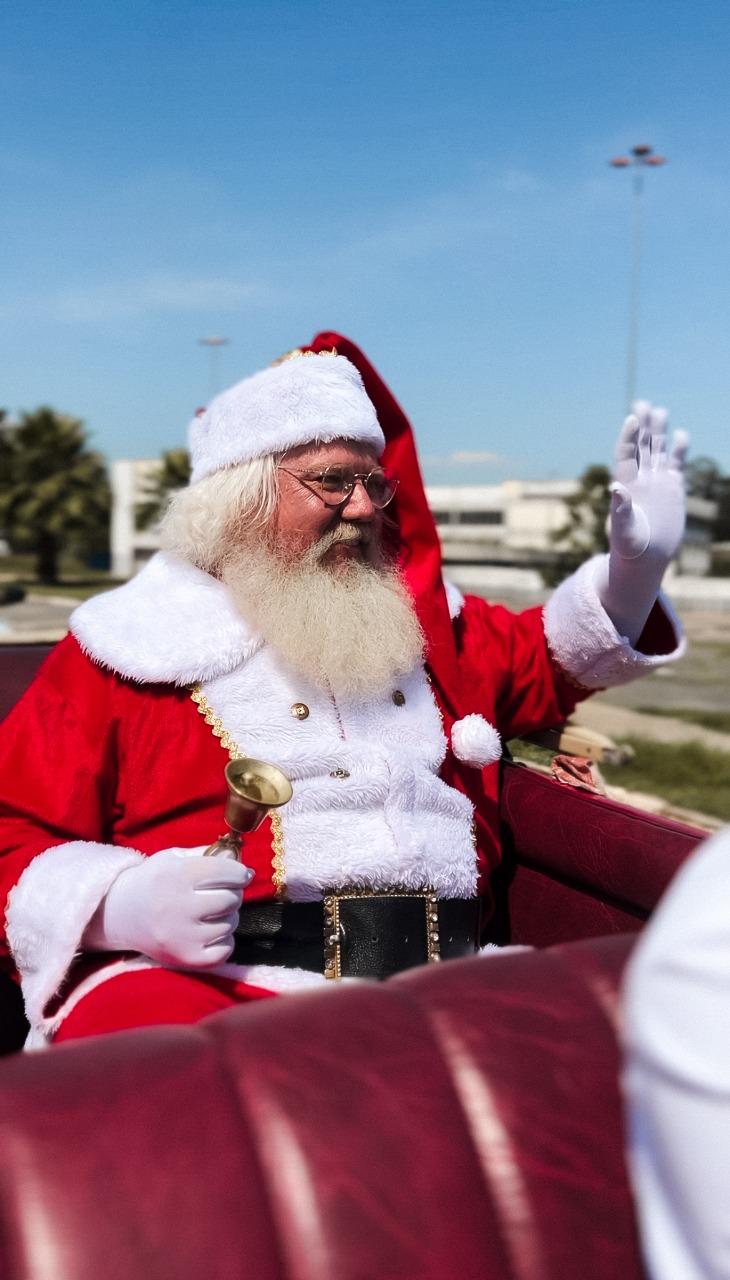 Shopping Franco da Rocha inaugura temporada natalina com chegada do Papai Noel