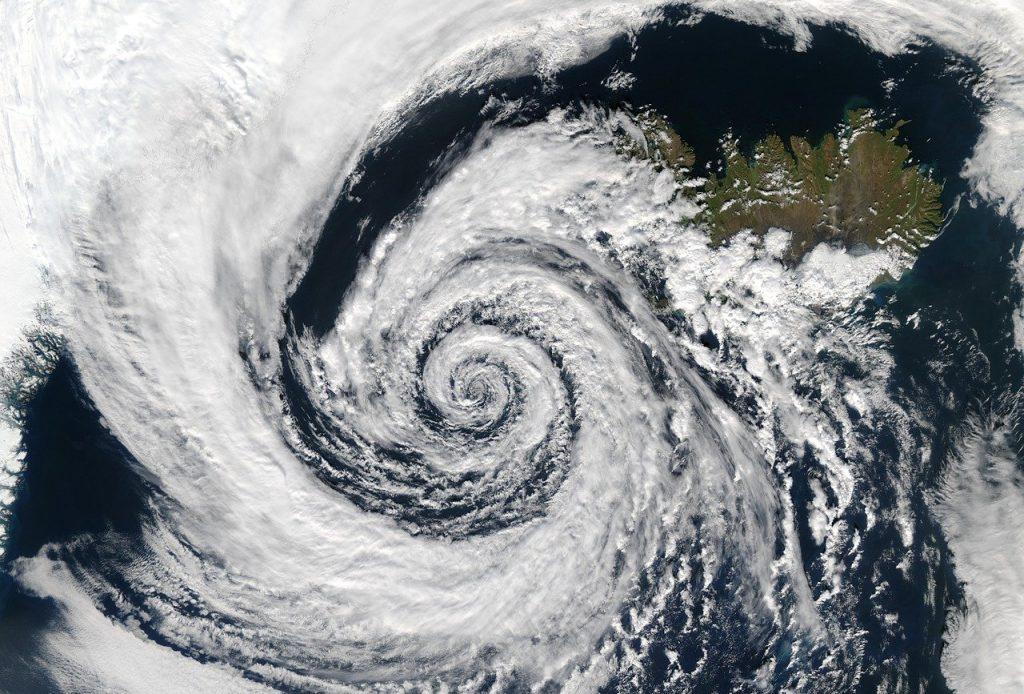 Ciclone traz queda brusca de temperatura e ventania forte para a Grande São Paulo