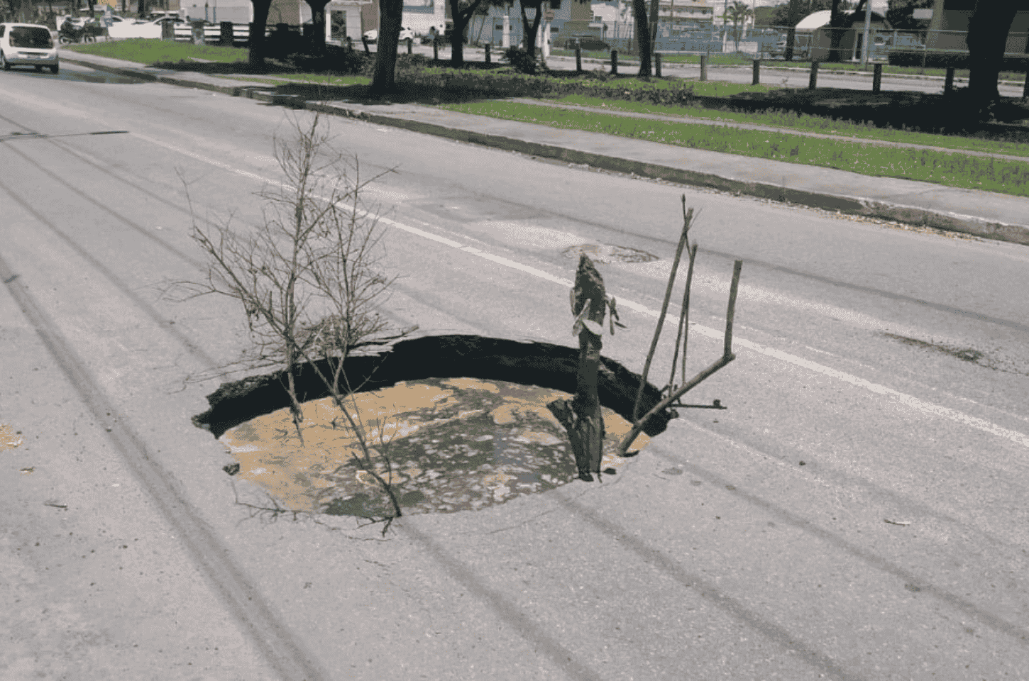 Vereador de Campo Limpo Paulista apresenta projeto que isenta IPTU em ruas com buracos