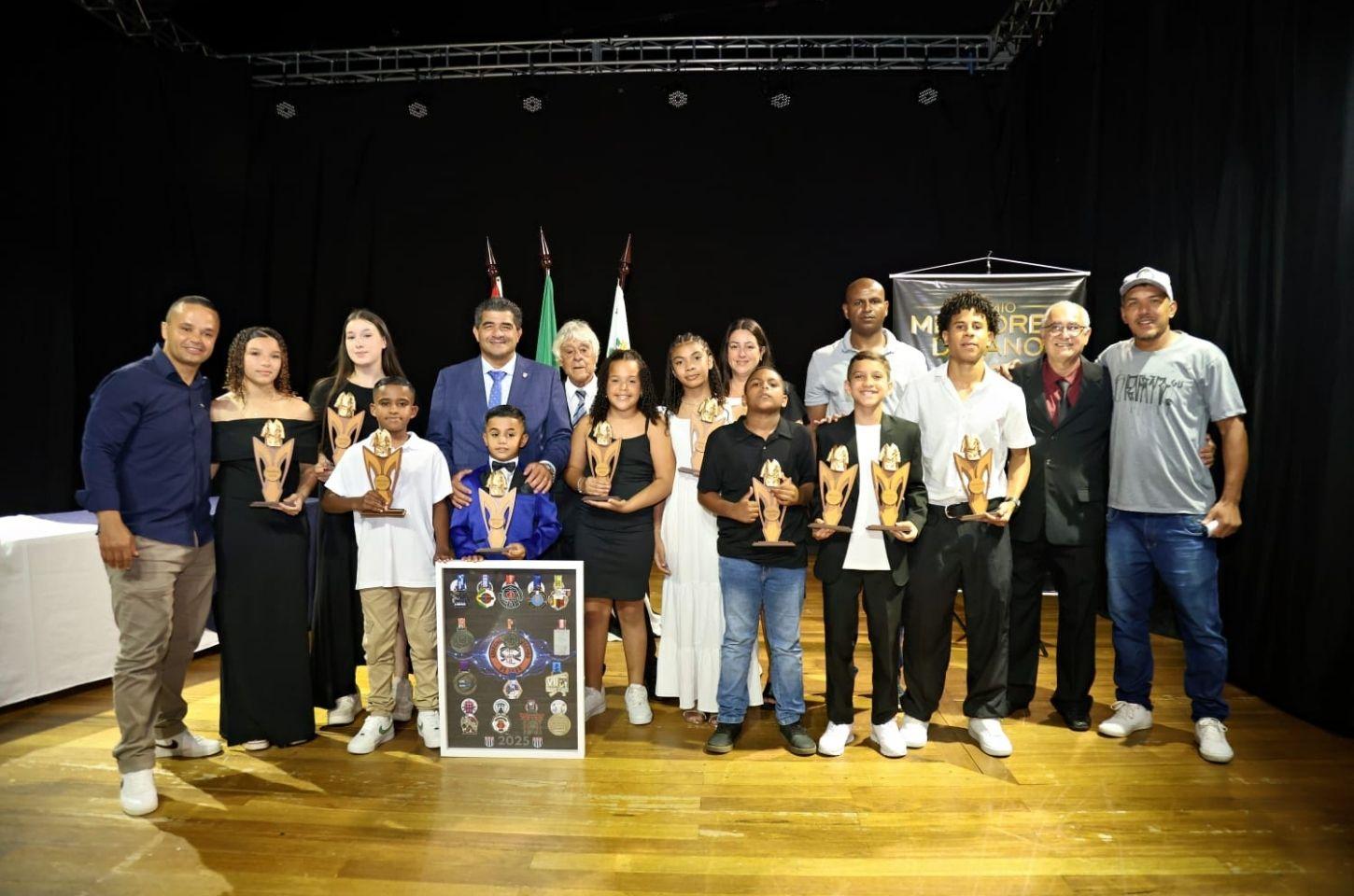 Judô Vila Josefina fatura diversos prêmios de melhores do ano da 15ª Delegacia de Judô