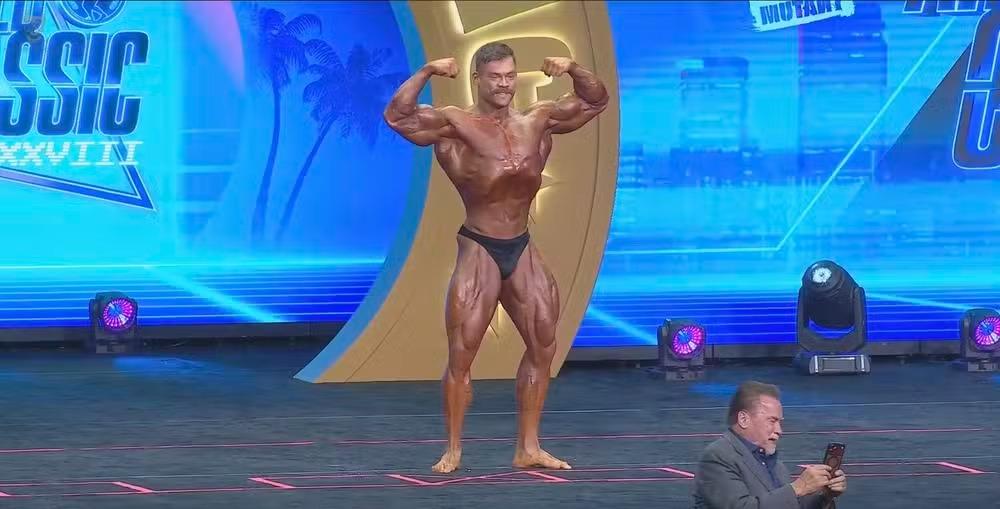 Matheus Menegate, de Franco da Rocha, é vice-campeão da Classic Physique na Arnold Ohio