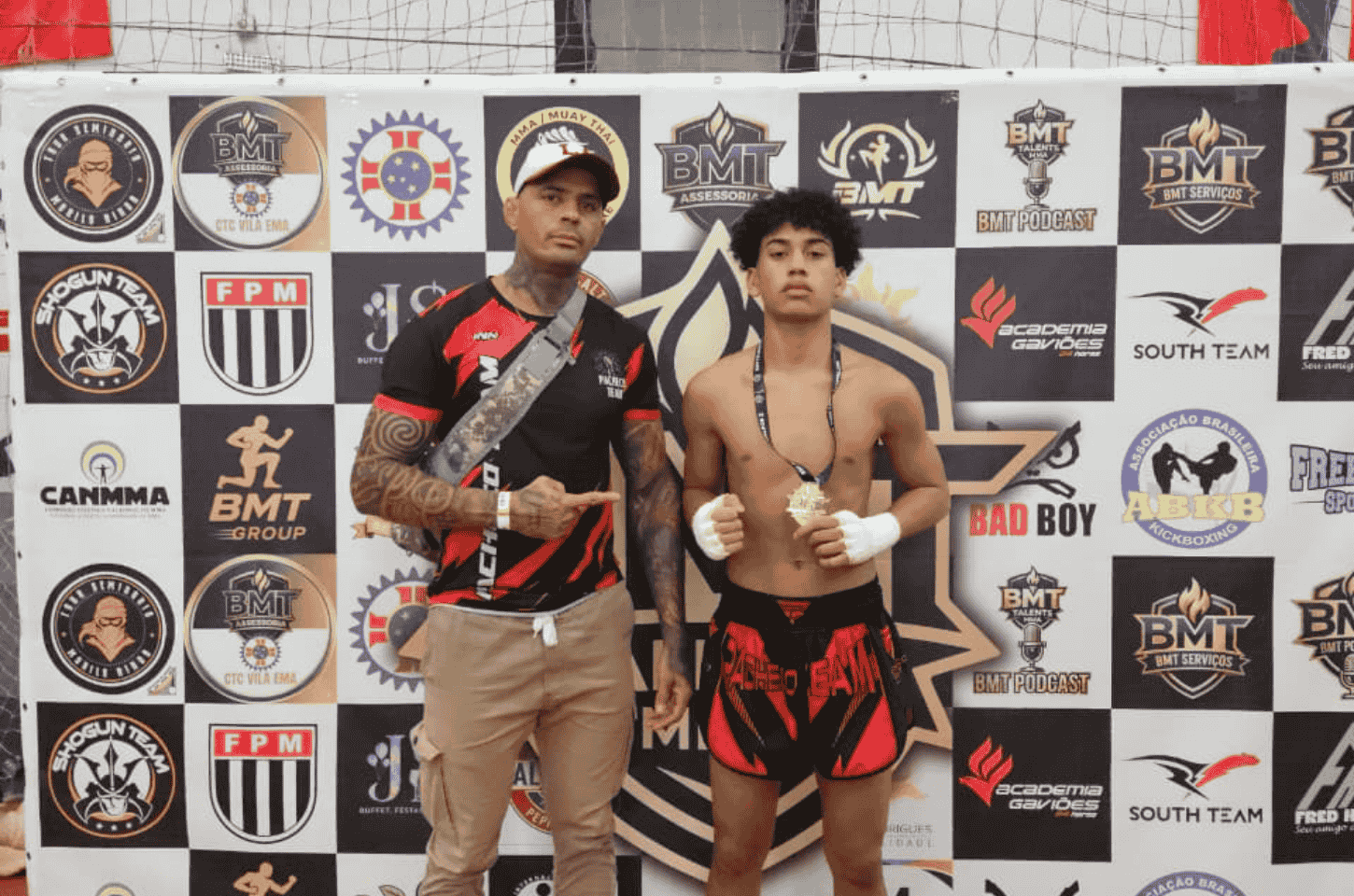 Três jovens atletas representando a Pacheco Team de Franco da Rocha, saem vitoriosos em evento de Kickboxing