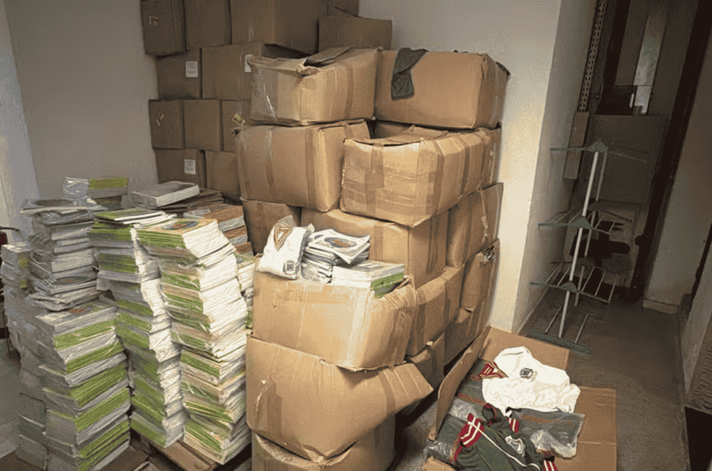 Tribunal de Contas faz fiscalização em 300 cidades do Estado pra verificar se o material escolar e uniformes chegaram