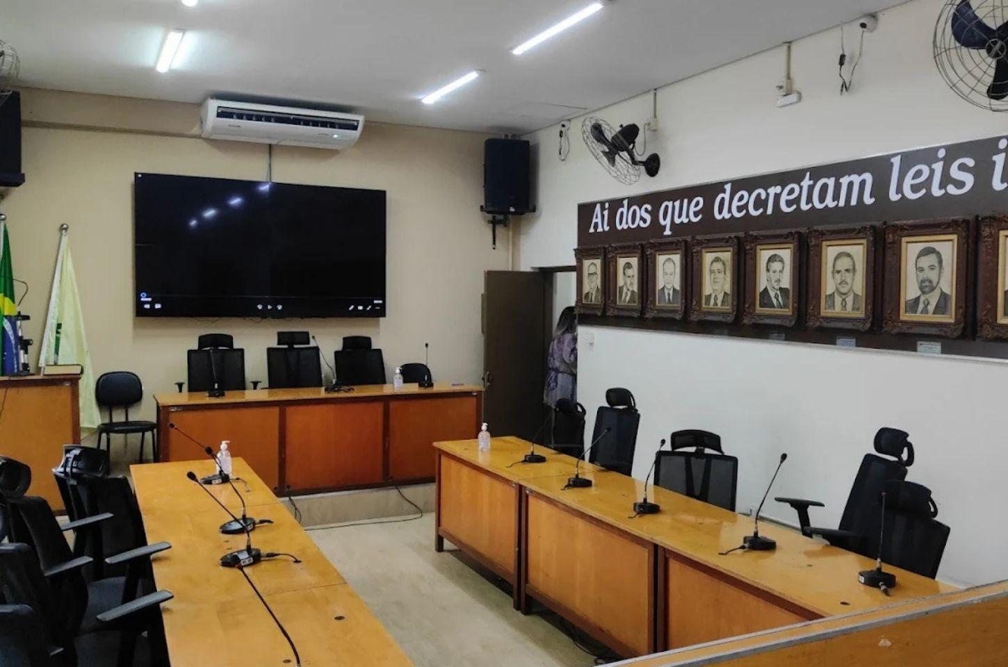 Votação de empréstimo de R$ 70 milhões para asfalto em Francisco Morato é adiada