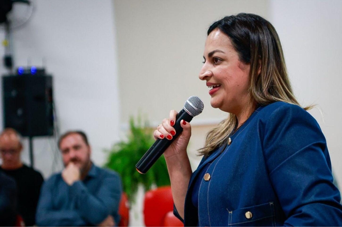 Em semana de greve, prefeita Lorena some das redes, não atende professores e posta vídeo antigo