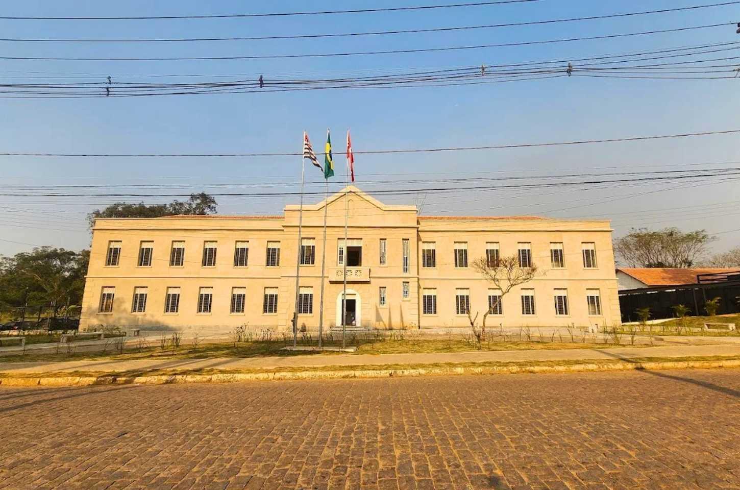 Prefeitura de Franco da Rocha omite andamento de licitações de mais de R$ 35 milhões da Saúde no Portal da Transparência
