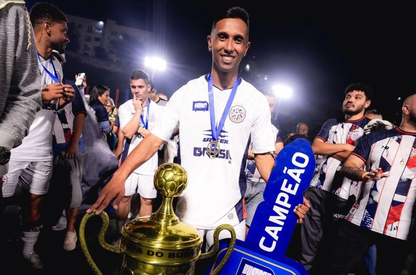 Felipinho é campeão da Copa do Busão pelo Pioneer FC