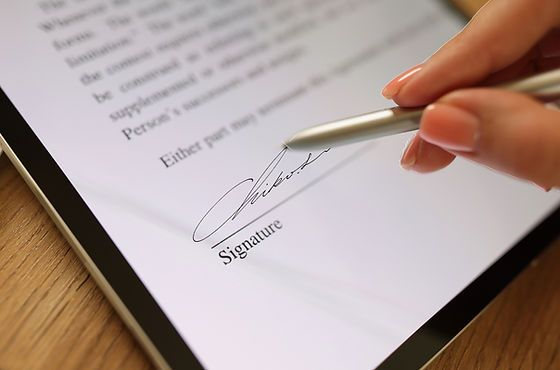 CONTRATOS ELETRÔNICOS: UM 