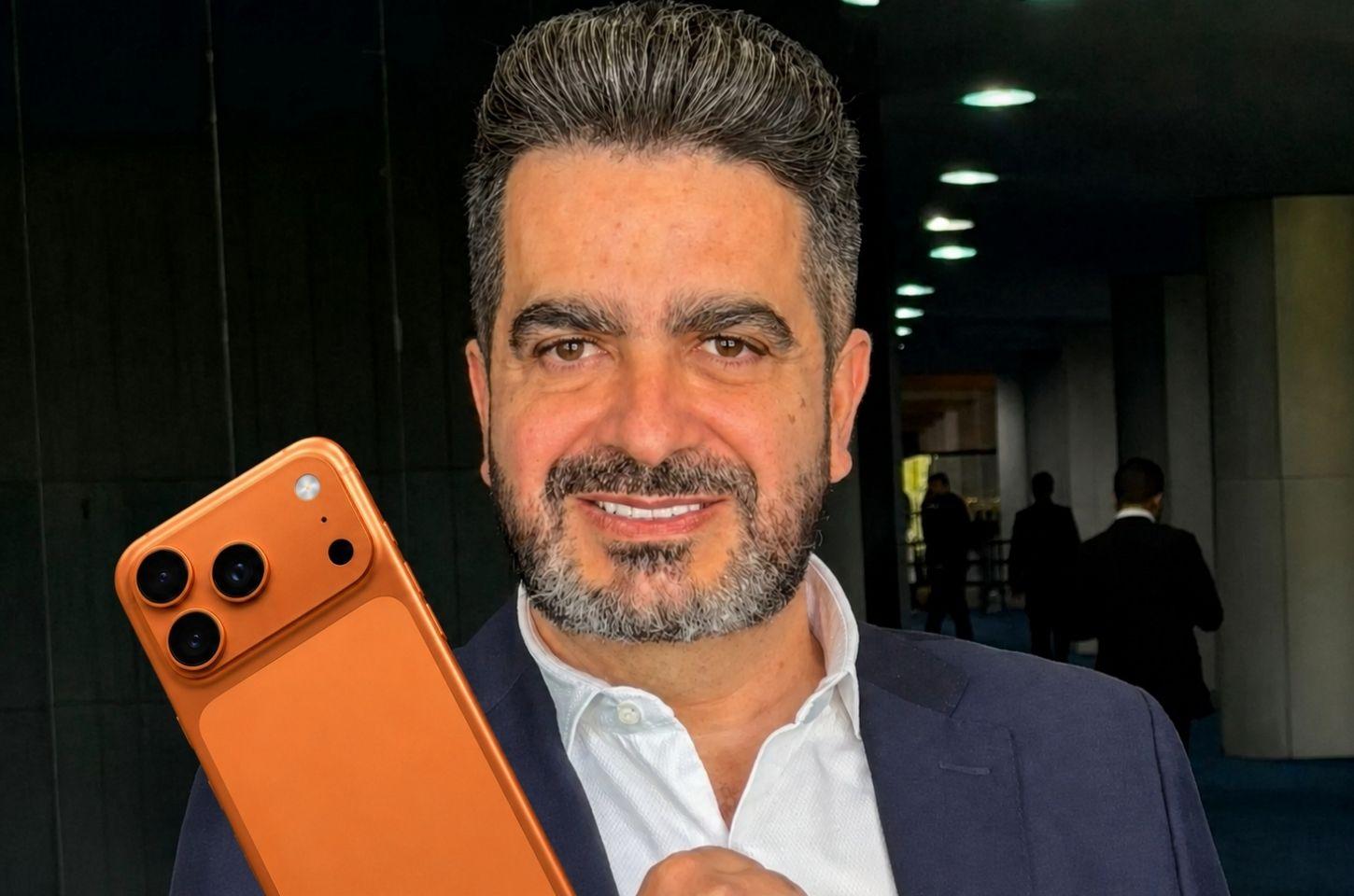 Pré-candidato à Presidência promete iPhone e internet gratuita