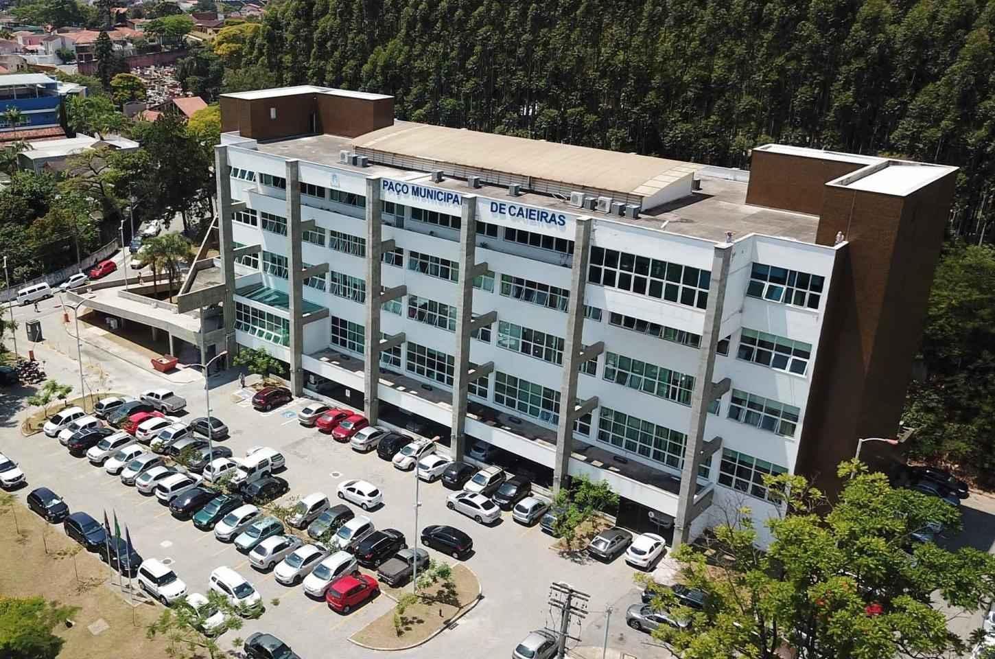 Prefeitura de Caieiras acumula contratos sob análise do Tribunal de Contas