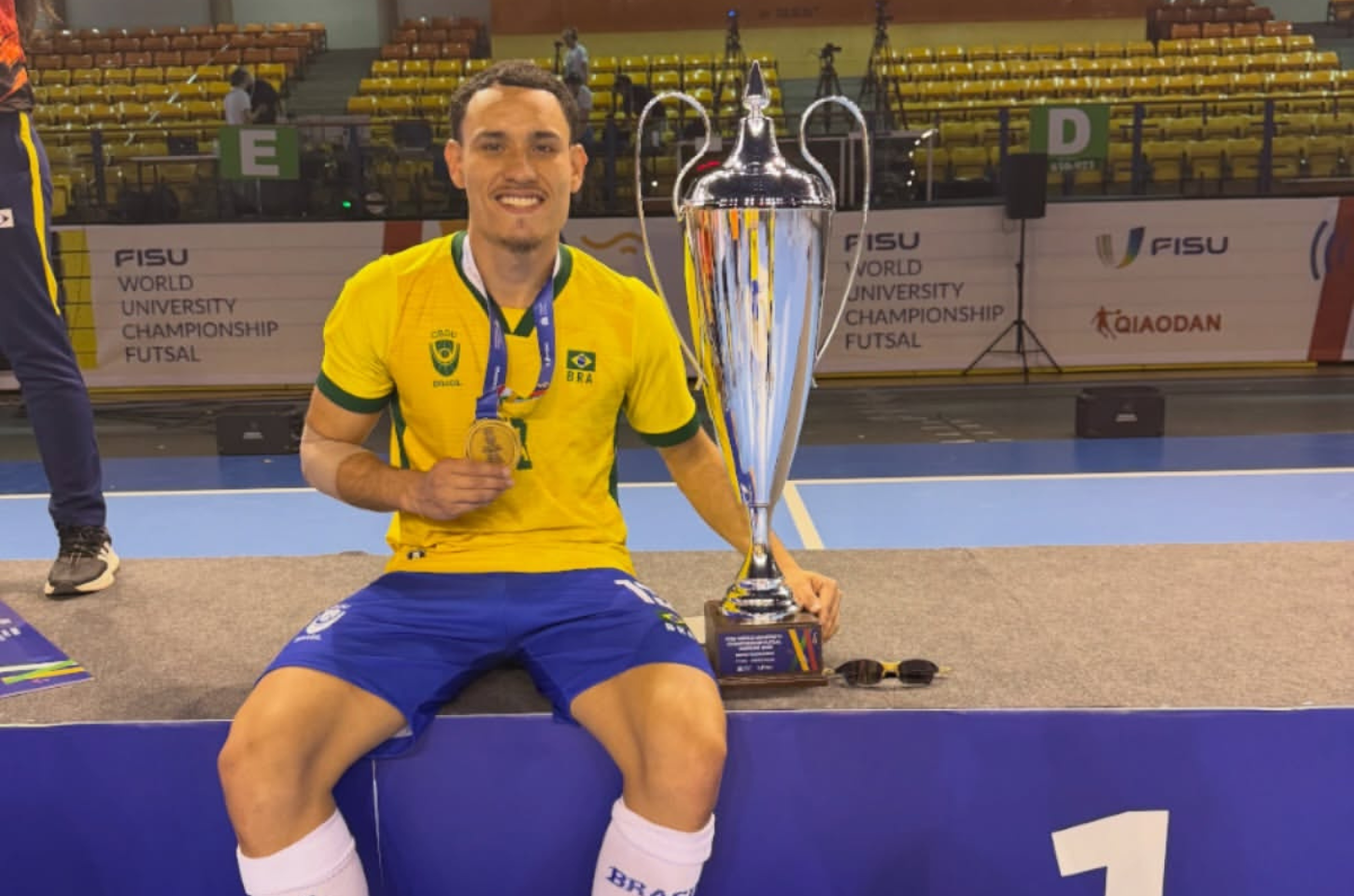 Victor Hugo, atleta do futsal de Franco da Rocha se consagra campeão mundial universitário