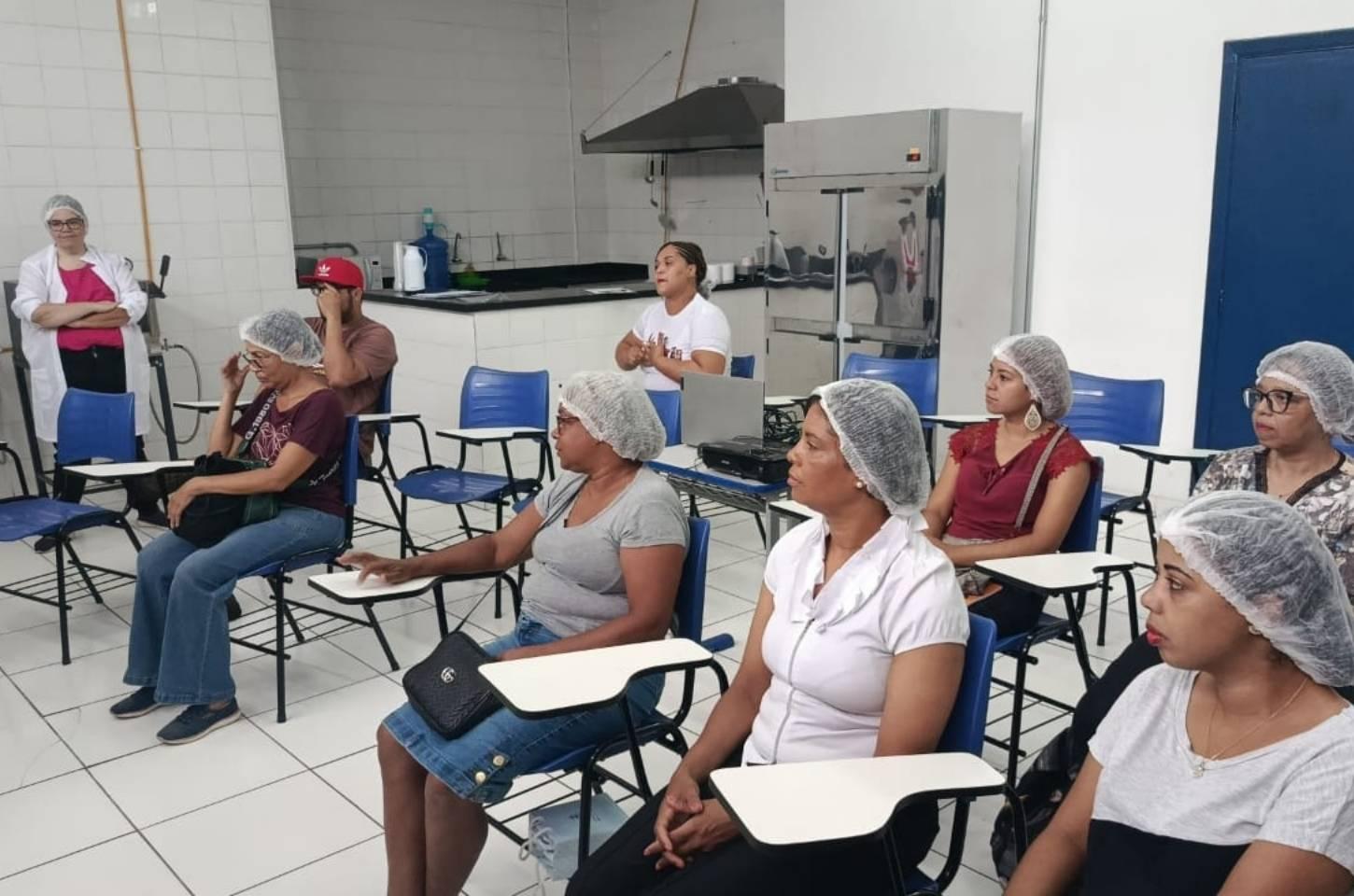 Qualifica SP abre 30 vagas para curso de ajudante de cozinha em Cajamar e Jundiaí