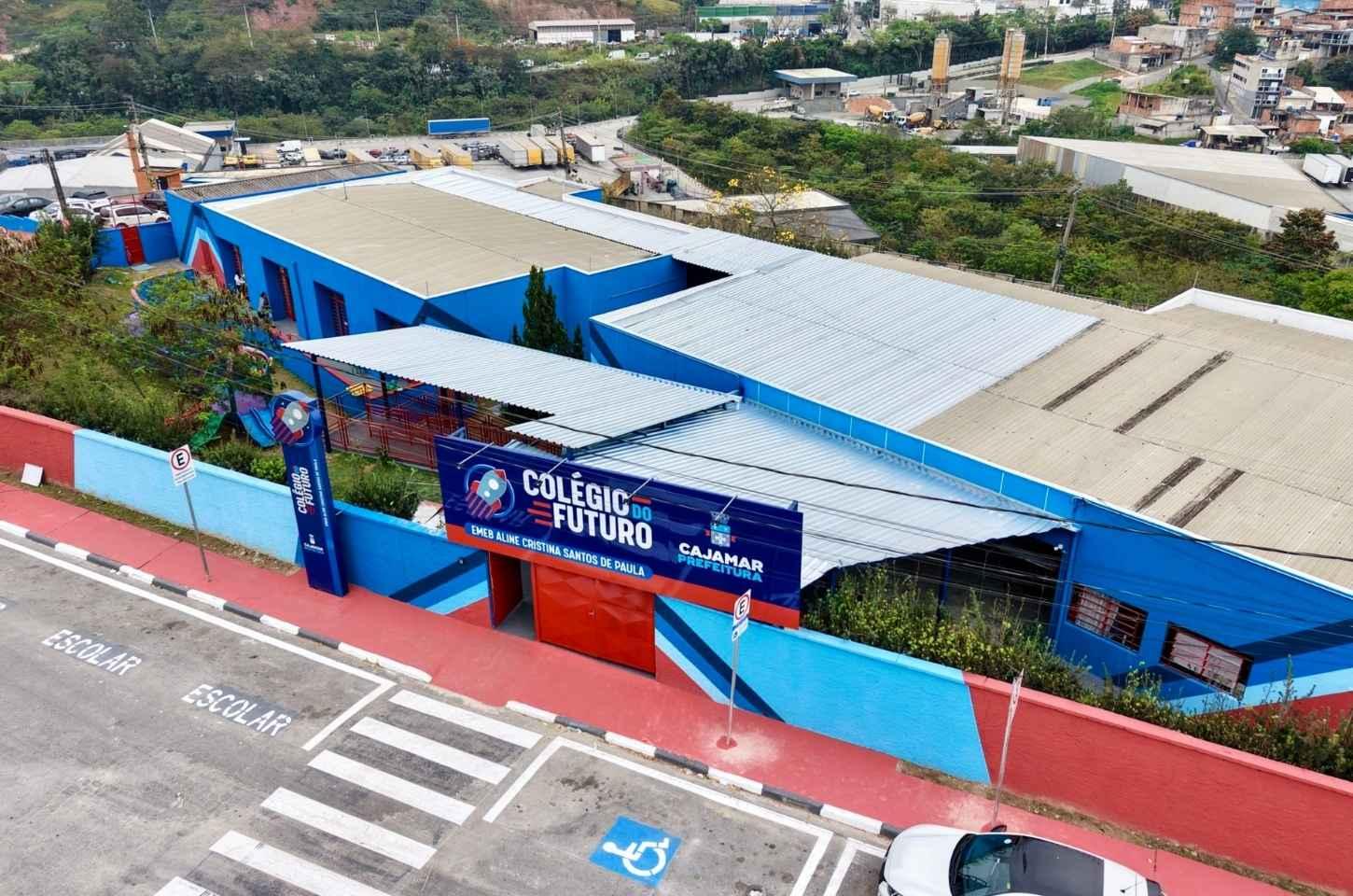 EMEB Aline Cristina Santos de Paula é entregue após reforma completa em Cajamar