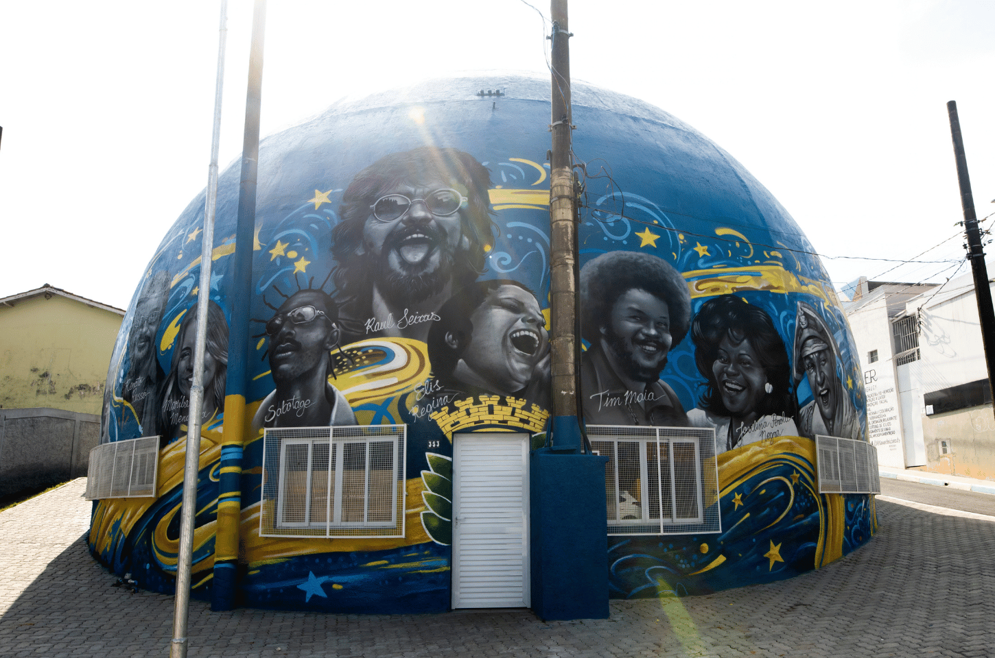 Nova pintura na concha acústica de Caieiras resgata memória artística da cidade