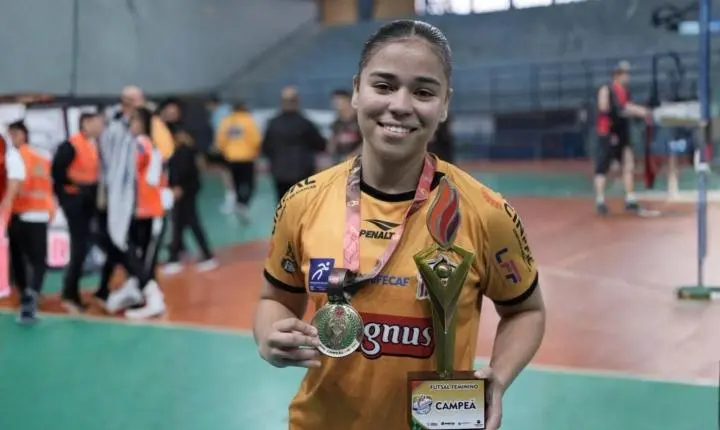 Aos 17 anos, moratense Ketlin Xavier se destaca no futsal feminino pelo Taboão Magnus