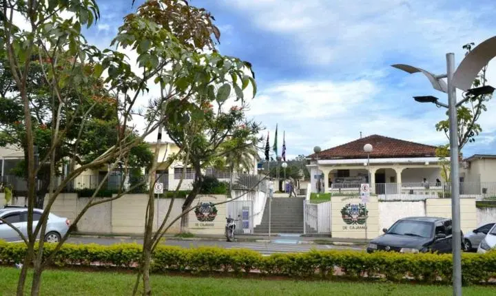 Cajamar abre seleção para professores com remuneração de R$ 35,99 por hora-aula
