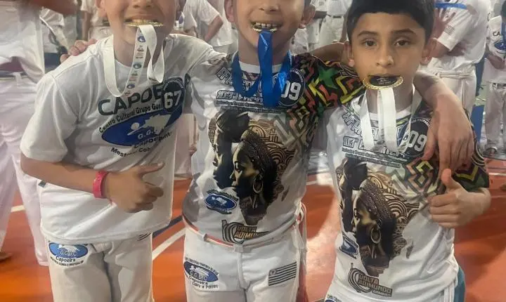 Jovens representando Franco da Rocha conquistam medalhas no campeonato estadual de capoeira