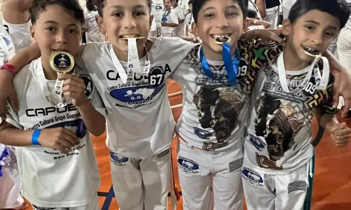 Jovens representando Franco da Rocha conquistam medalhas no campeonato estadual de capoeira
