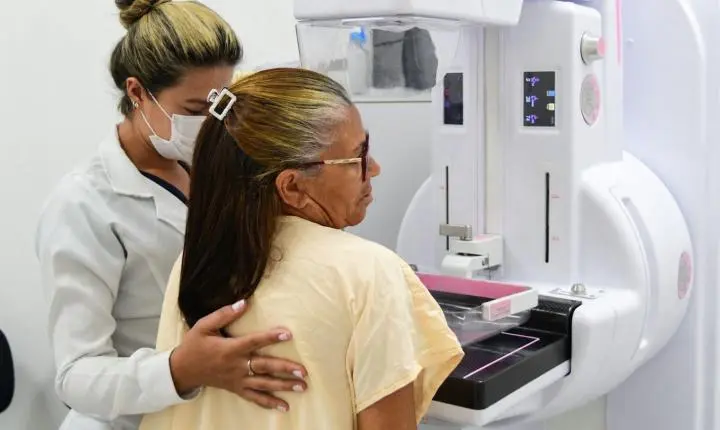 Mulheres podem agendar mamografia gratuita por telefone; saiba como