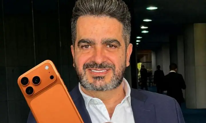 Pré-candidato à Presidência promete iPhone e internet gratuita