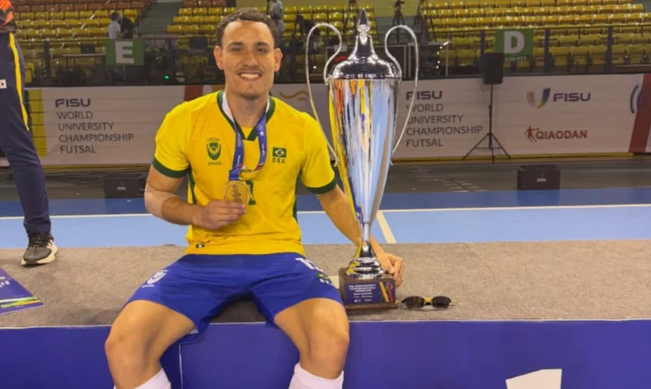 Victor Hugo, atleta do futsal de Franco da Rocha se consagra campeão mundial universitário